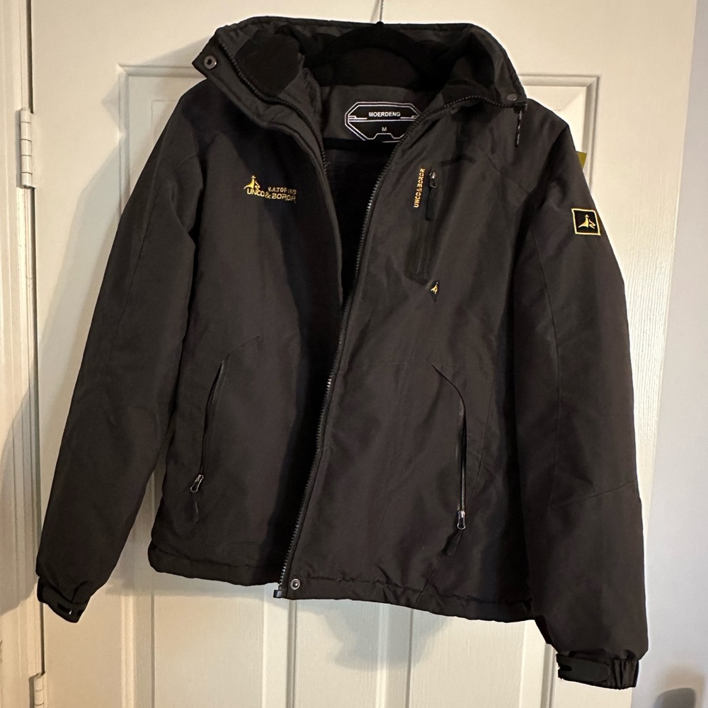 Moerdeng Men Weatherproof Coat Black Size Medium Polyester